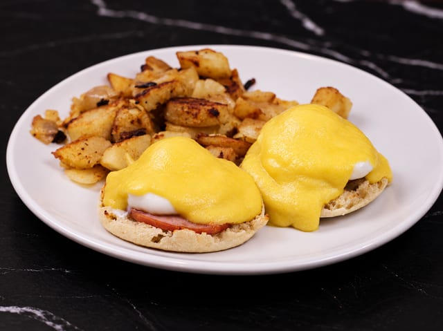 Eggs Benedict Classic.